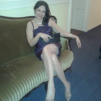 Reine de la Nuit dans son Donjon rencontre-Cougar-Paris