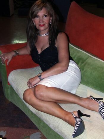 Maitresse cruelle cherche soumis docile pour dressage intense rencontre-Cougar-Levallois-Perret