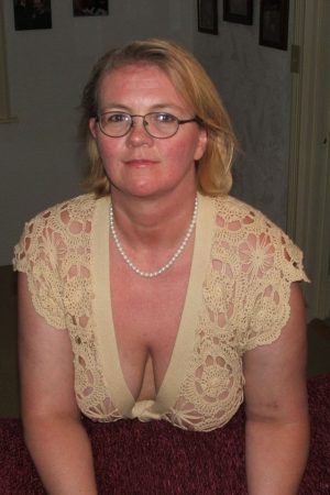 Rencontre coquine avec une dominatrice expérimentée qui ne pardonne pas l’insolence Viviane - rencontre-BDSM-Arpajon-sur-Cère