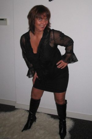 Valentine - rencontre-Dominatrice-Fréjus