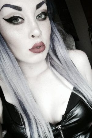 Isabelle - rencontre-Dominatrice-Nancy