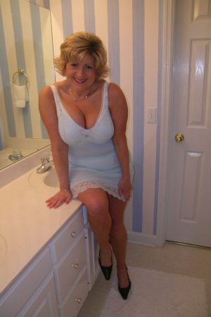 Monique - rencontre-Dominatrice-Toulouse