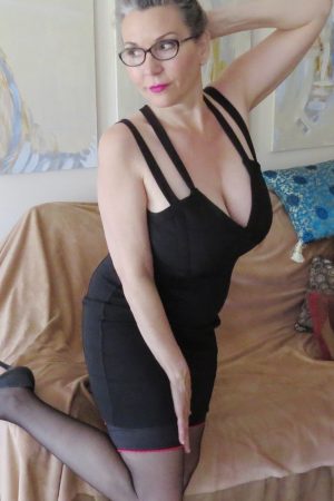 Camille - rencontre-Dominatrice-Villeurbanne