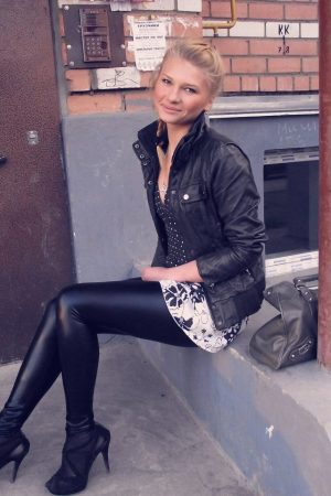 Printemps des soumis Estelle - rencontre-Dominatrice-Angoulême