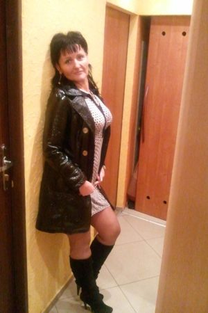 Christine - rencontre-Dominatrice-Montreuil