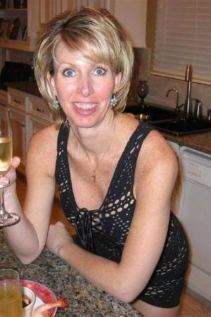 Jeudi soir, j’ai envie de jouer Laura - rencontre-Teen-Cannes