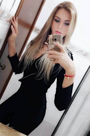 As-tu ce qu’il faut pour obéir ? Aurélie - rencontre-Teen-Cergy