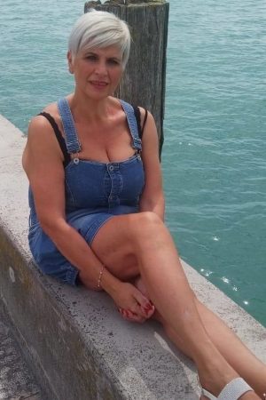 Sophia 46 ans Lèche déjà? Sophia - rencontre-Cougar-Beauvais