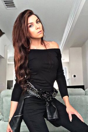 Fais le beau, je te dresse Maya - rencontre-Dominatrice-Villeurbanne