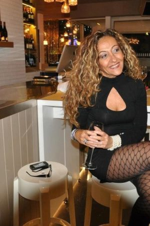 Chaleur 🔥 Emma - rencontre-Ronde-Sarcelles