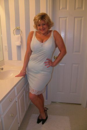 Dominante, exigeante, mature Margot - rencontre-Cougar-Massy