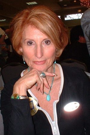 Coup de fouet et baiser Estelle - rencontre-Cougar-Villeurbanne