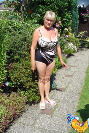Si t’es prêt à te faire mener Léonie - rencontre-Cougar-Villeurbanne