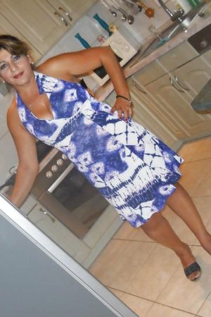 Léonie - rencontre-Dominatrice-Aubagne