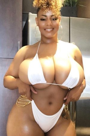 Besoin de mon serviteur obéissant à Nice Aminata - rencontre-Teen-Nice