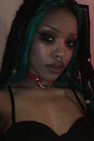 29 ans, toujours débordée Amina - rencontre-Dominatrice-Athis-Mons